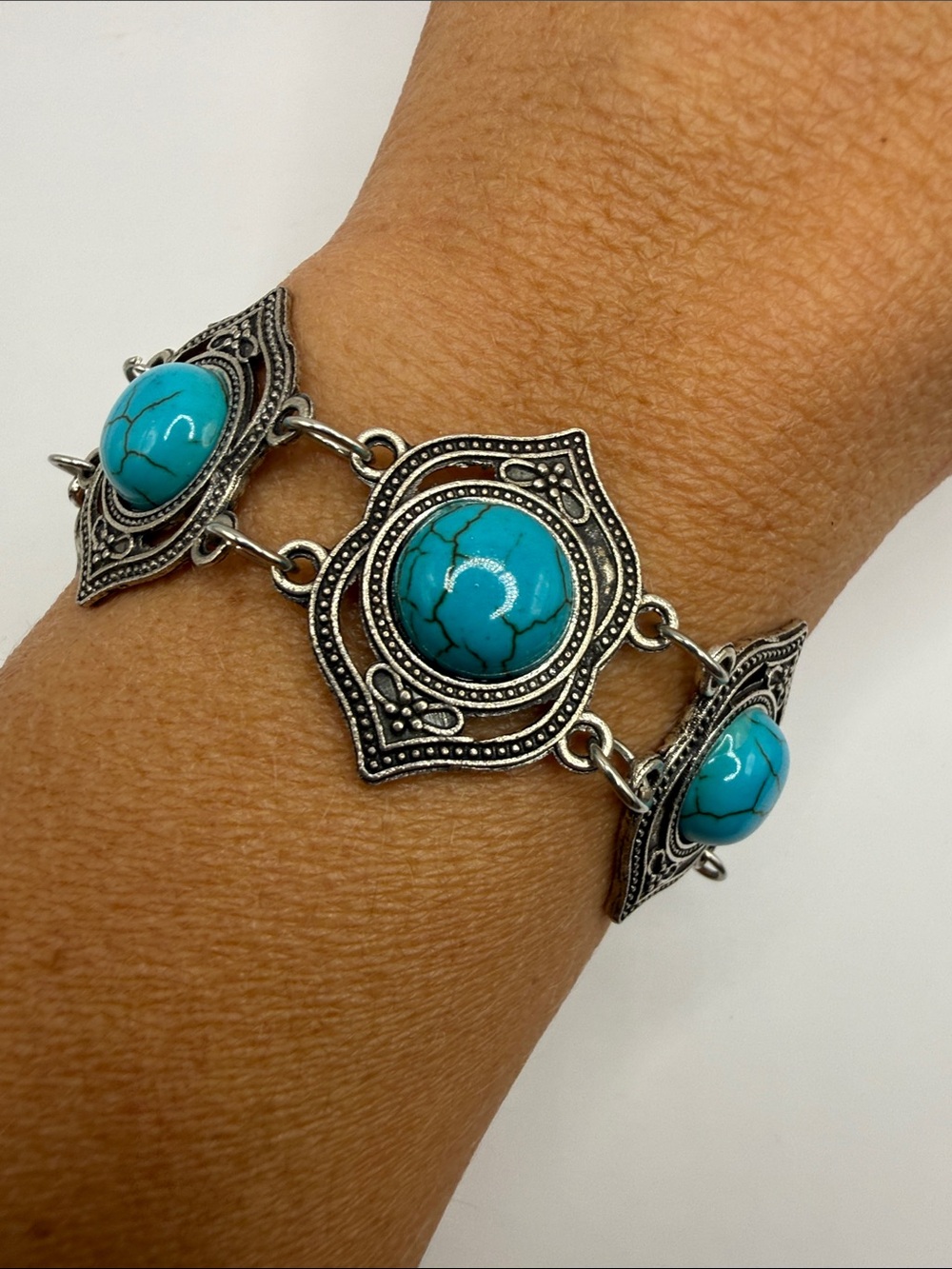 Vintage Southwestern Silver Tone Turquoise Blue Chain Link Bangle Cuff Bracelet